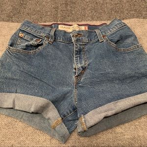 Levi’s Cut-off Jean Shorts